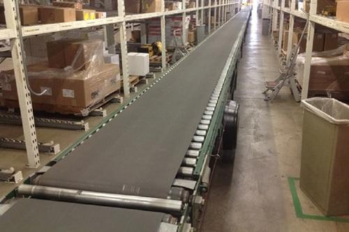 Ленточный транспортер для склада