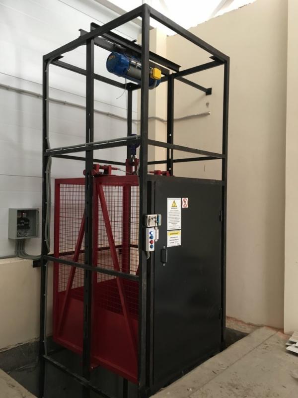 Грузовой лифт подъемник
